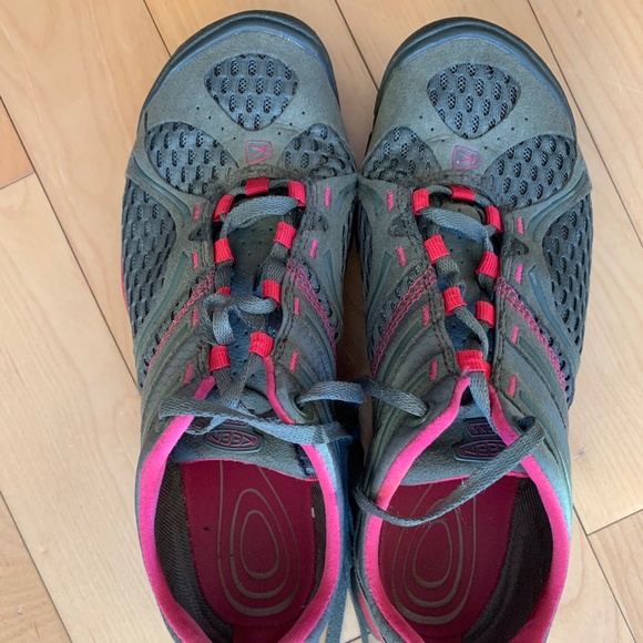 Keen Runners (most similar to the Women's Mosey Derby Shoe) - Picture 1 of 5